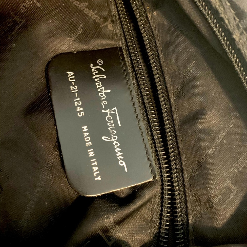 Salvador Ferragamo Hobo bag. Oldie But a goodie 🛍